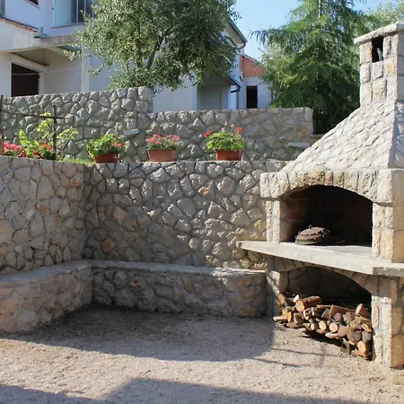 5458e Apartment Njivice