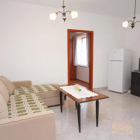 5458e Apartment *
