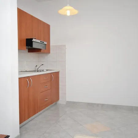 Apartment 5458e *