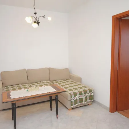 Apartment 5458e *